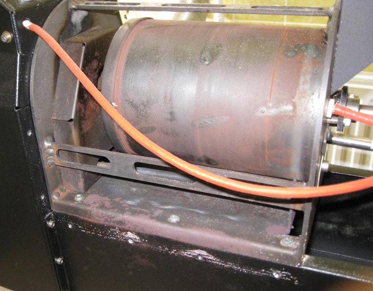 Maggio_14.jpg - The drum and cage from the right side. The reddish wire is the lead from the thermocouple to the temperature controller.