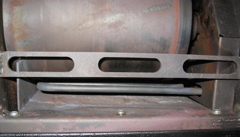 Maggio_15.jpg - The 1000 watt heating element beneath the drum.