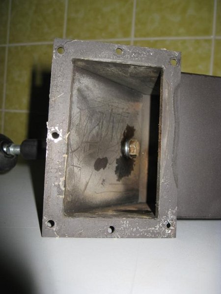 Maggio_19.jpg - The attachment of the duct to the roaster