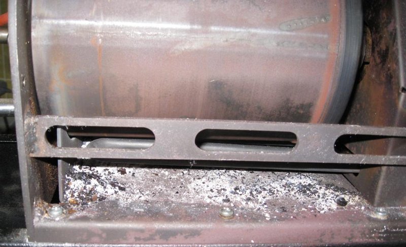 Maggio_26.jpg - Before removing the ash.